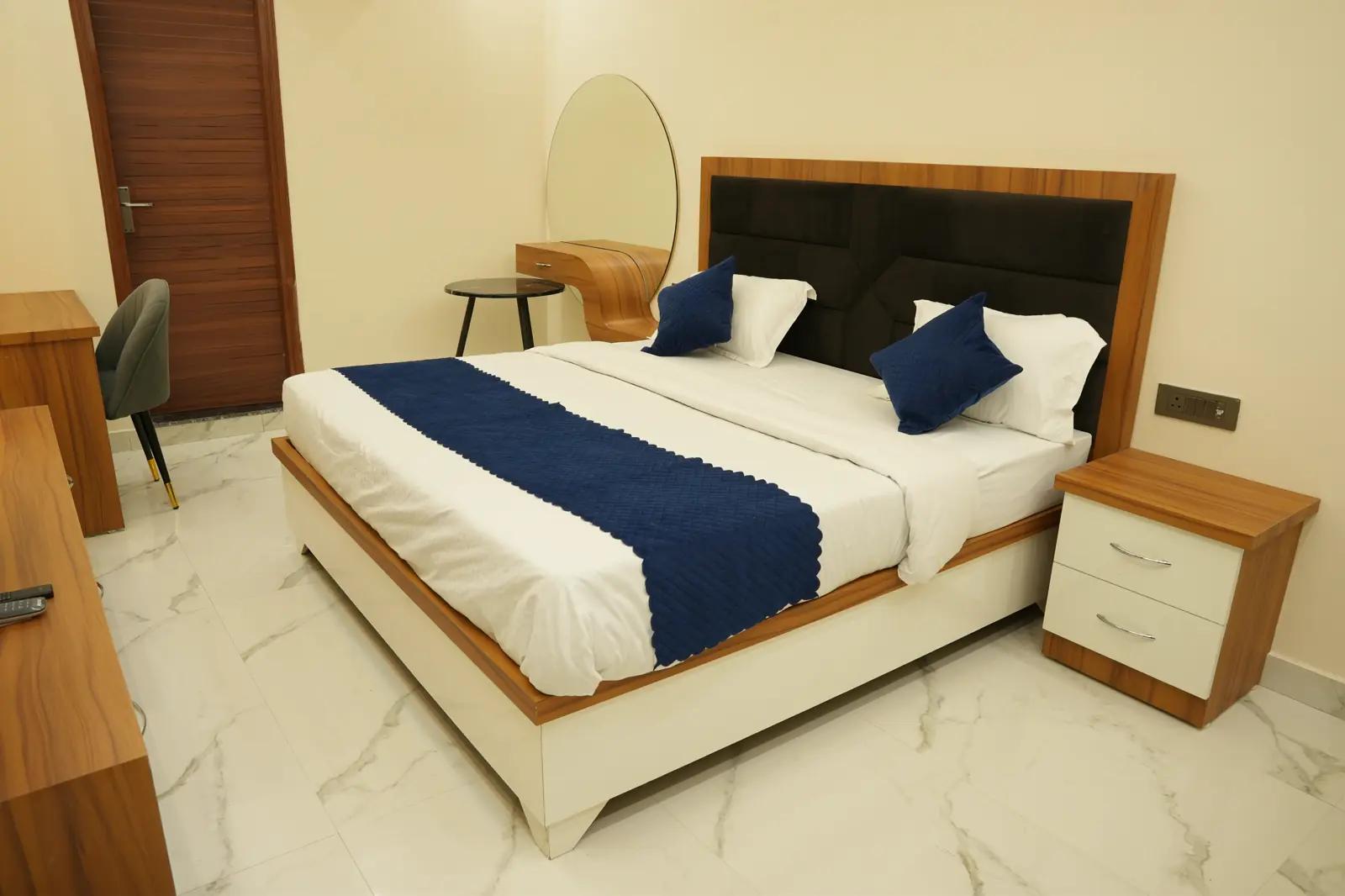 Room Gallery 28