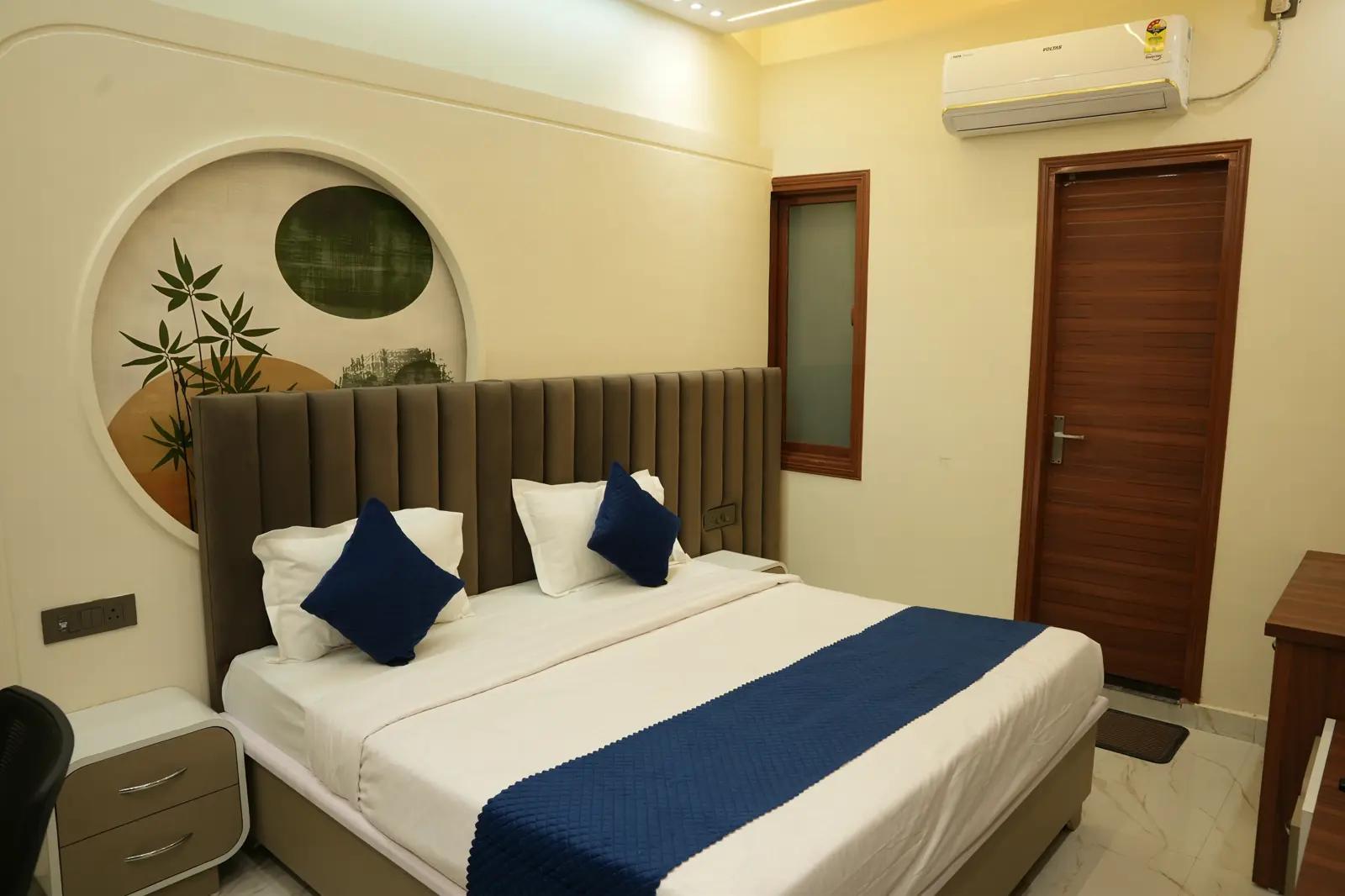 Room Gallery 31