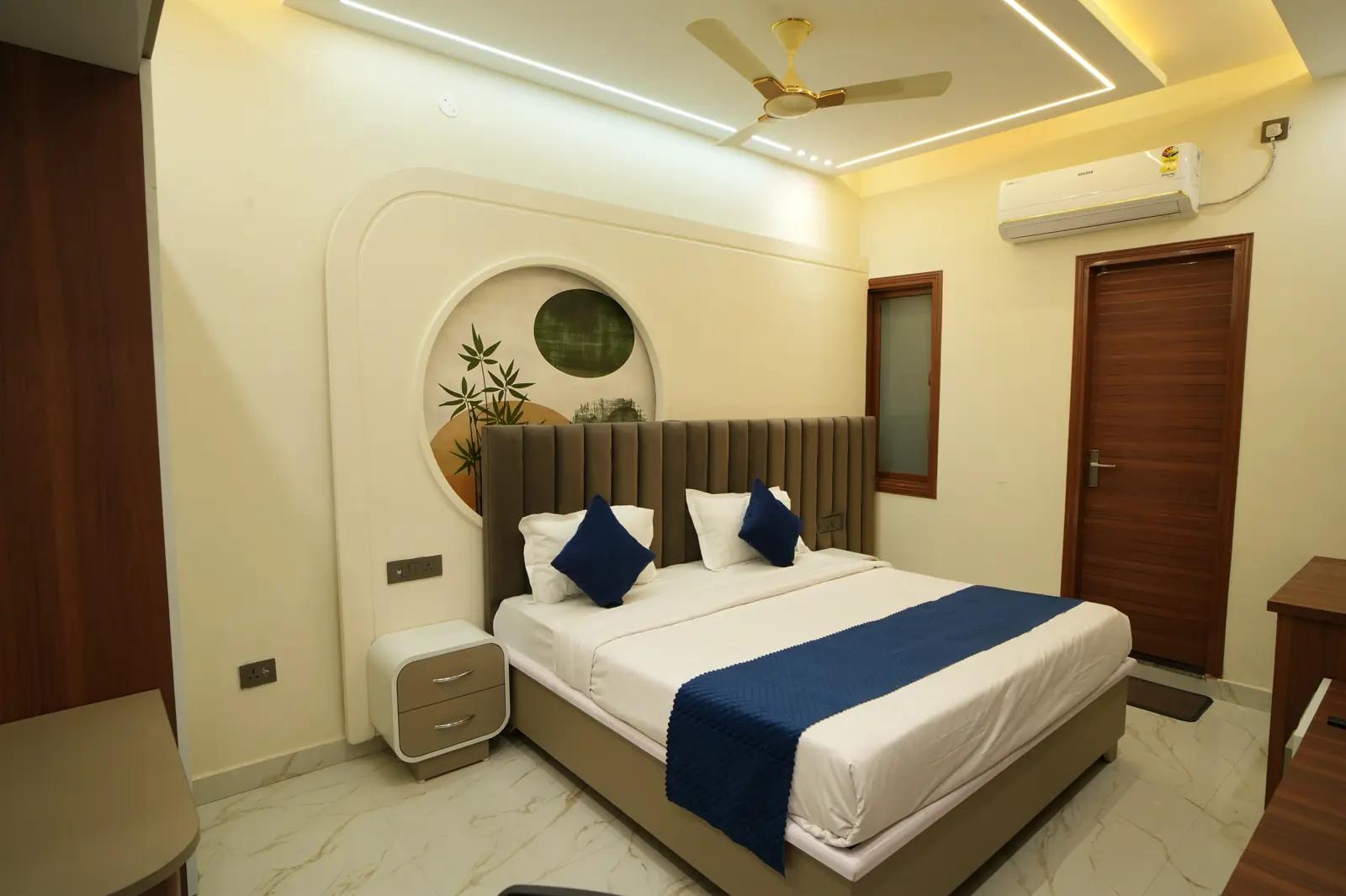 Room Gallery 21